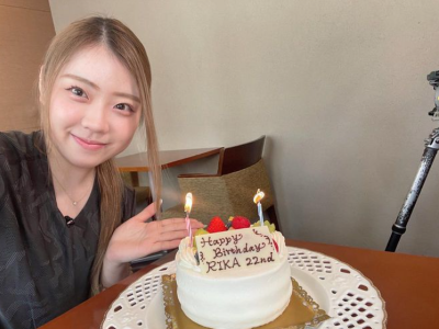 「世界一輝いてる笑顔可愛い」超人気フィギュアスケーターが22歳の誕生日を報告