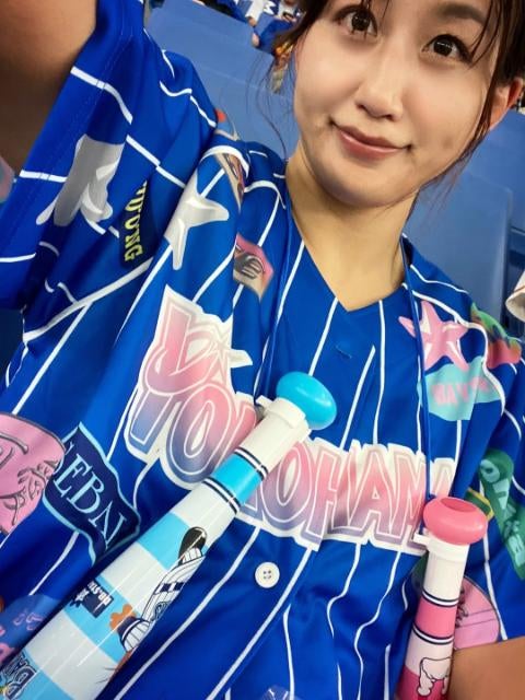 美人格闘家・杉山しずか、東京ドームでベイスターファン姿を披露「足を見せてる」