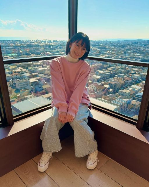 時東ぁみ、「静岡の素敵な景色」バックにパシャリ！春色トップスまといニコニコスマイルが可愛すぎる！