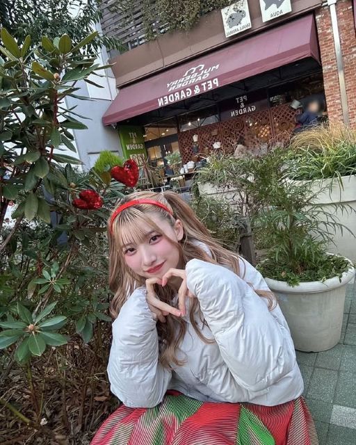 「赤いハート可愛い」芹澤もあ、ハートぴょんぴょん可愛すぎるカチューシャでにっこりスマイル！