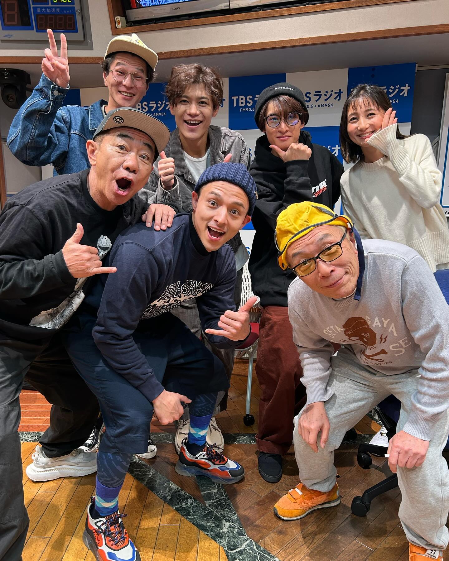 木梨憲武が所ジョージやSnow Man・向井康二らとの豪華ショット公開📸✨