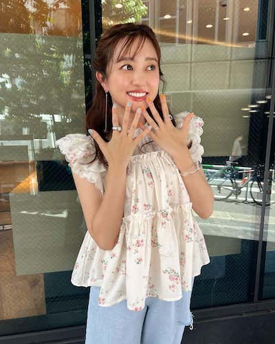 菊地亜美が衣装姿を投稿 ファンは「なんか痩せたよね？」