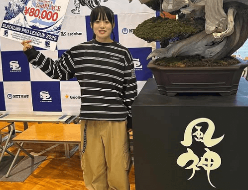 「準優勝おめでとう！」キュートな大回転スラッグライダー、拍手喝采の表彰台写真を披露！ファンからの祝福続々