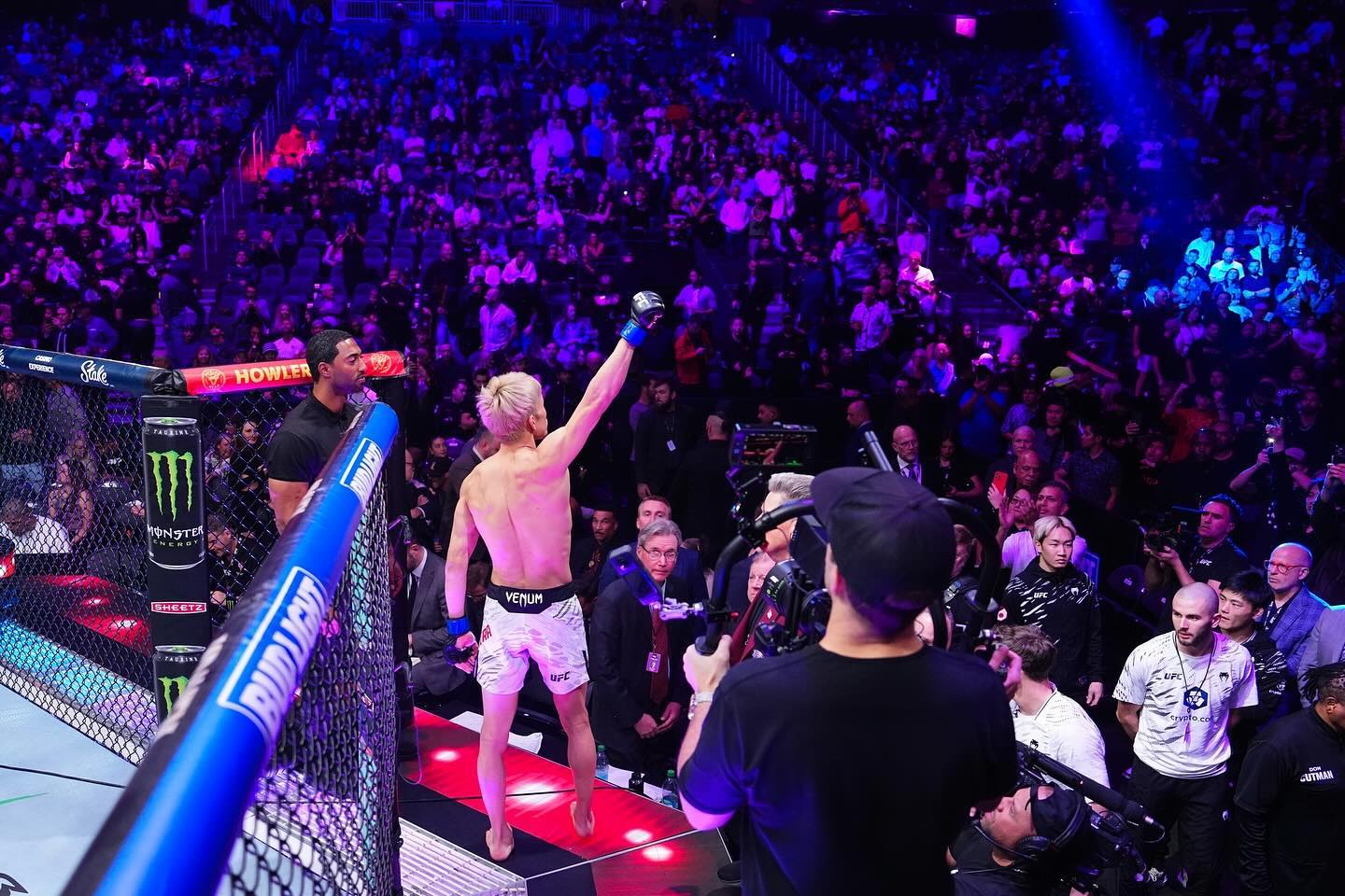 敗戦から一夜明け、UFCフライ級王者に挑んだ朝倉海がコメント「強くなって戻ります」