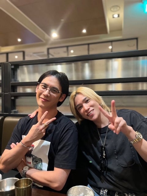 Kis-My-Ft2千賀健永が語った「韓国旅の笑い話」、ミルクティーもブーツも全部が“らしさ”