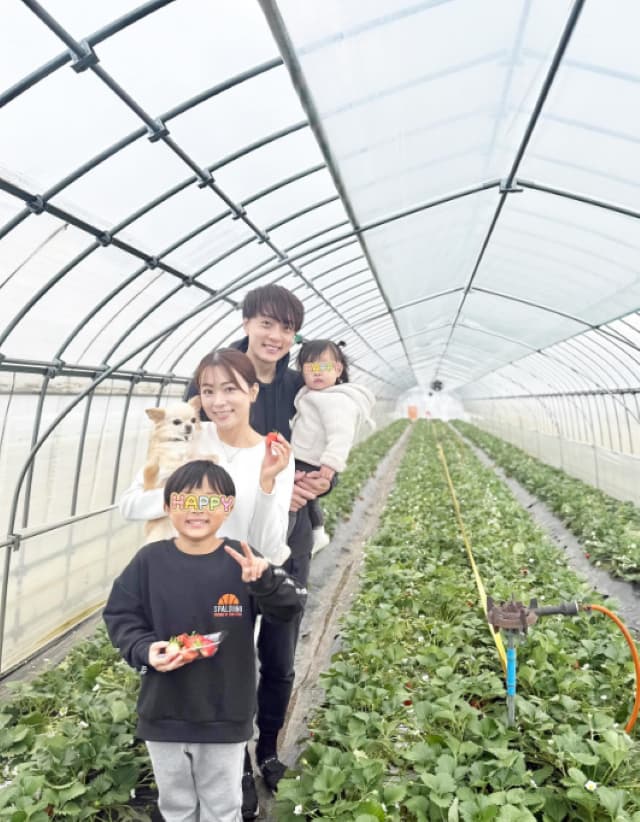 バスケットボール・五十嵐圭が家族でいちご狩りへ！幸せあふれる家族ショットを披露