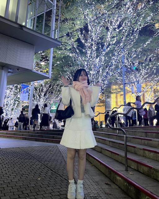 本田沙羅 手繋ぎデートショットを公開😳⁉️「ガチ可愛いやん」