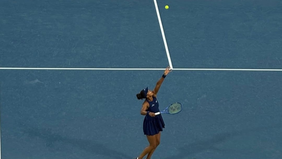 復活のサイン？あの世界女王、青のコートで放った一撃にファン熱狂