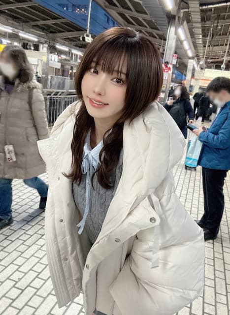 えなこが白ダウン姿でオフショット公開「東京の雪、いまどうなってる…！？」