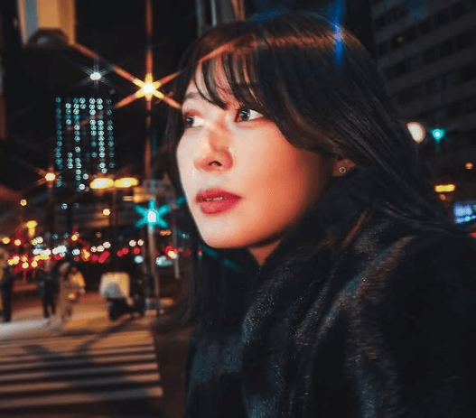 「モデルさんみたい」話題の美女陸上選手、夜の都心でキラキラショットを披露しファンをメロメロに「画になるねえ」