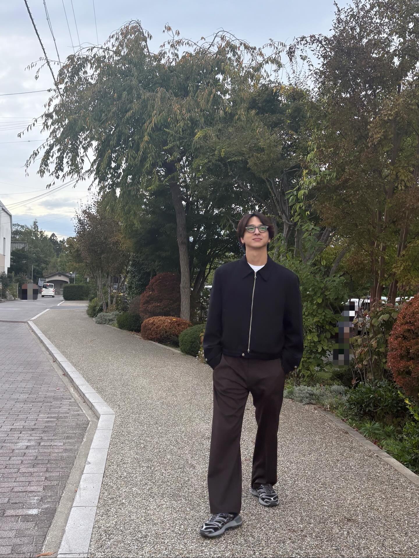 「絵になる」「癒やされる」timelesz・寺西拓人が彼氏感満載お散歩ショットを披露