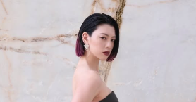 三吉彩花がギリシャ・アテネへ！COS初のショーで魅せた“静けさと透明感”にファンうっとり！