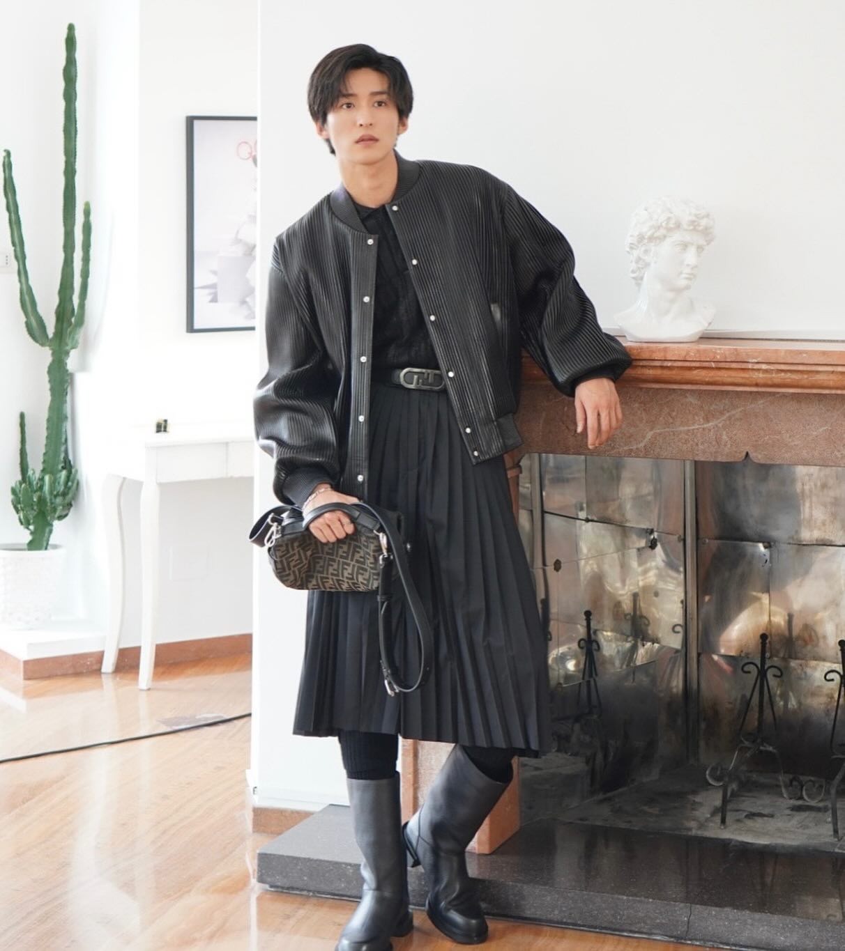 目黒蓮のスカートコーデ！？「スカート着てかっこいいでどゆこと」