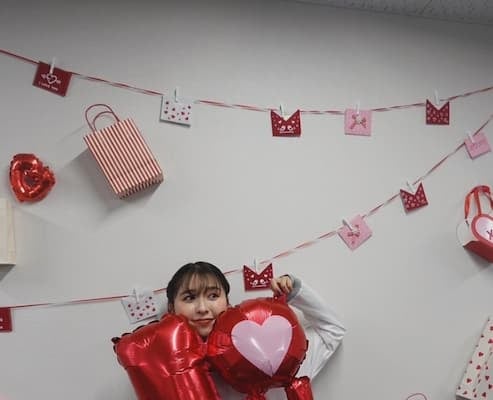 「何そのお顔！」ももクロ・玉井詩織、バレンタインショットの“お顔”が魅力的すぎると話題！