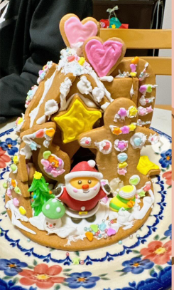 小倉優子、子どもたちと作った「お菓子の家」にほっこりエピソード！！