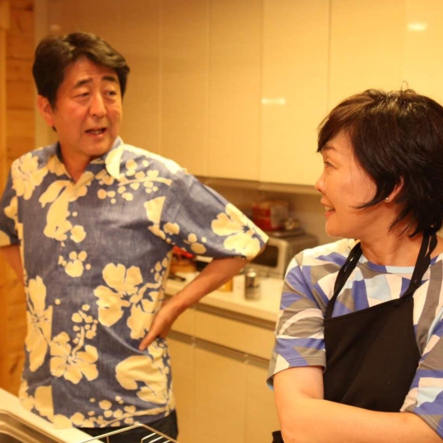 安倍昭恵さんが38回目の結婚記念日に安倍元首相との思い出の写真を披露し「これからもきっと一緒」