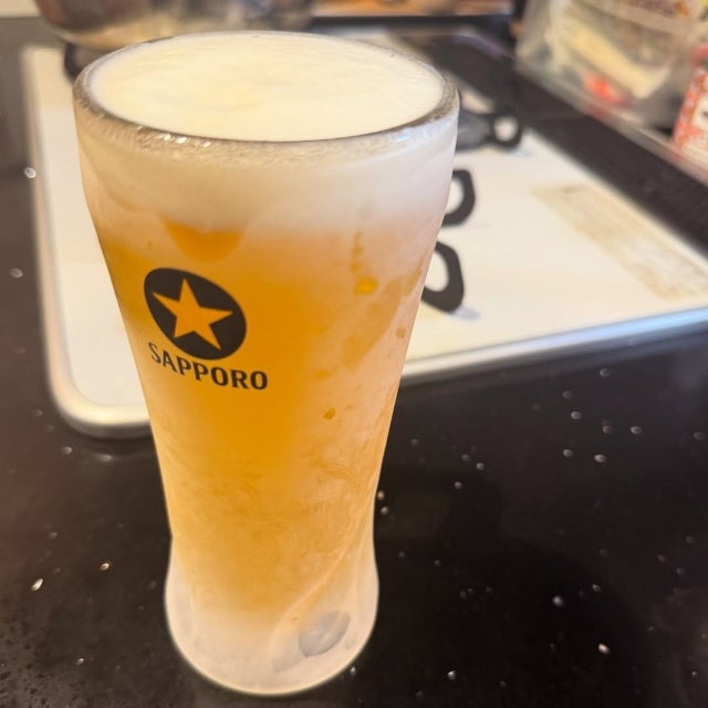 西山茉希「なるようになるのだ」凍ったジョッキとトリュフタルタルが映す“西山食堂の夏”