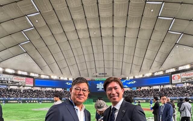 第1回WBCチームメイトの豪華2ショット！「同世代でハワイの自主トレも一緒にしてた」