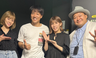 吉田沙保里、舞台『殺し屋にくびったけ』を観劇「生でしか見れないハプニングに大笑い！」