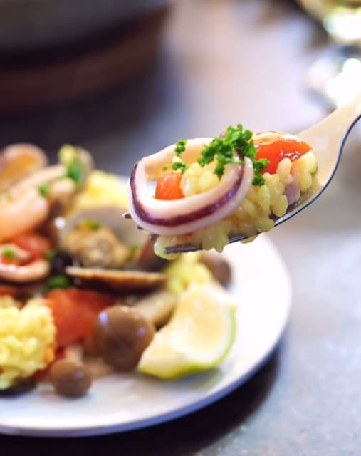 テンション爆上がり！料理人 森洋太の「レストランのパエリア」