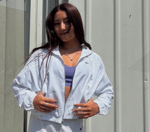 「めっちゃキレイ」五輪サーフィン代表の美女、日本で過ごしたオフショットにファン見惚れる「帰国お疲れ様でした！」