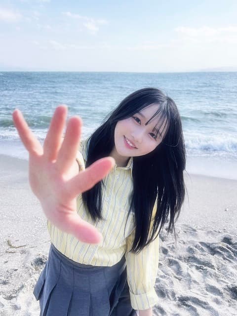 「理想の放課後すぎます〜」 ≒JOY・藤沢莉子が海辺での”でーと”ショットを公開！