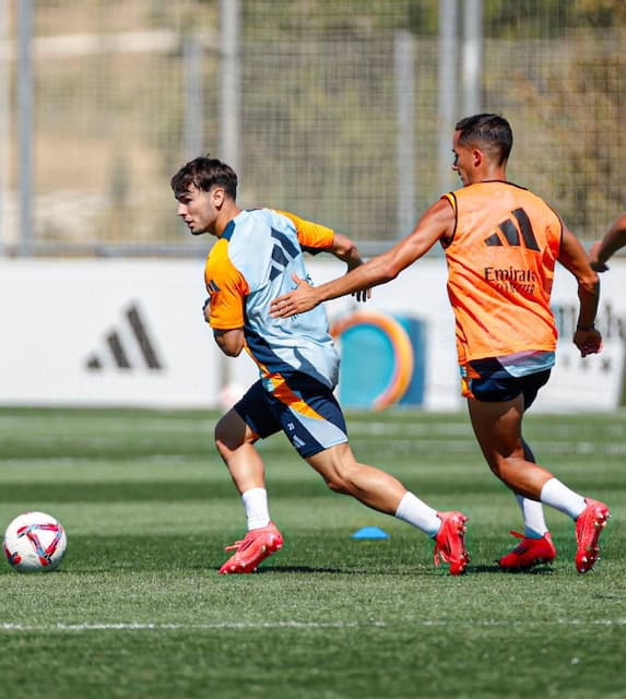 ブラヒム・ディアス レアル・マドリードの練習に合流をファンに報告！