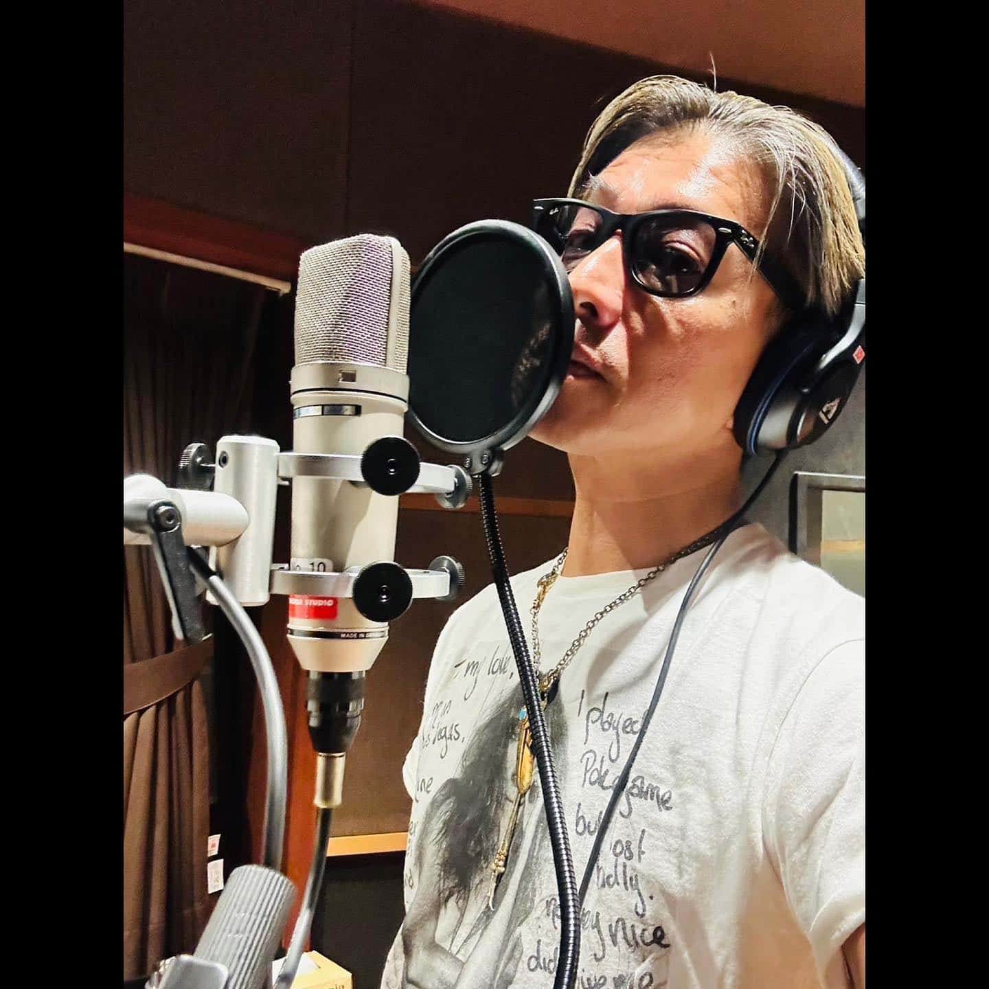 「お疲れ様でしたぁ〜❕」木村拓哉がレコーディング先でパシャり📸