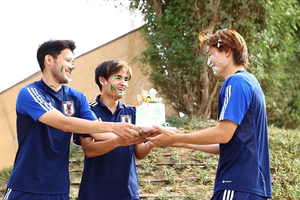 サッカー日本代表・板倉滉が27歳の誕生日を迎える❗️祝福メッセージが続々💭