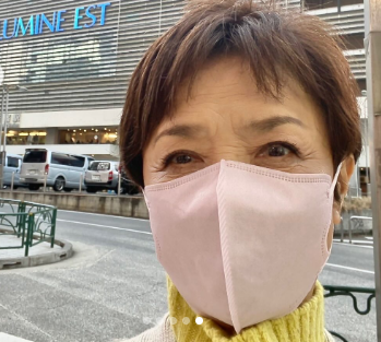 榊原郁恵、柴田理恵の舞台を絶賛！『まるで本物のおばぁ』