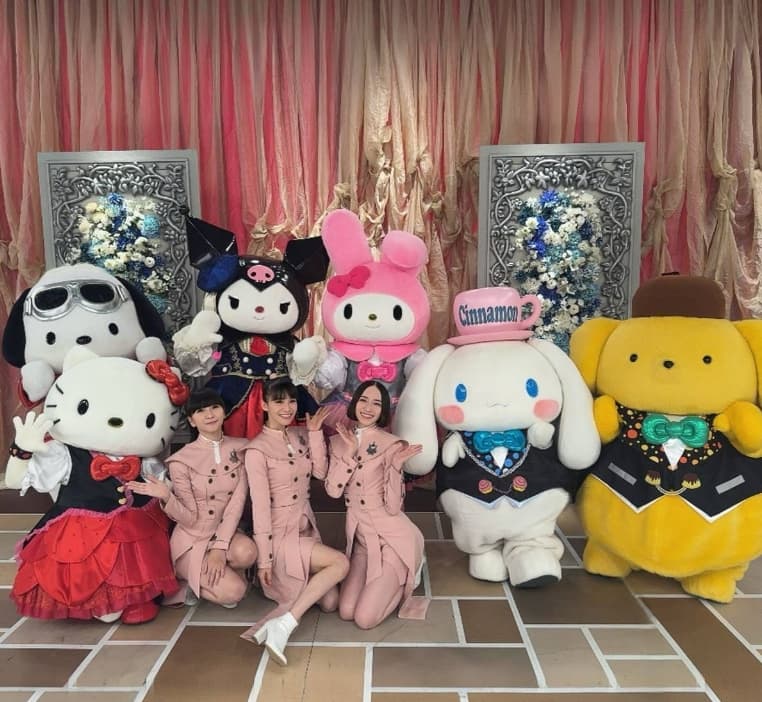 「バッタリサンリオ⁉︎」PerfumeがFNS歌謡祭で大興奮の裏話を披露！