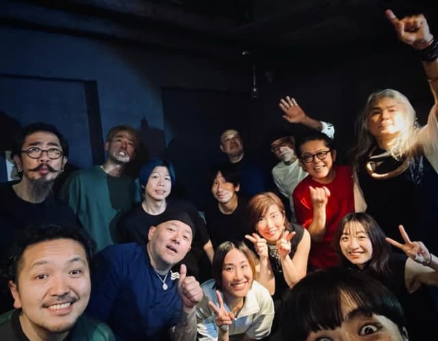 シシド・カフカ公演メンバーでの集合写真を公開！今後の公演にも期待集まる