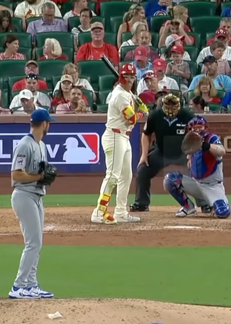 ヌートバー、またやった！攻撃でツーベースを放ち、守備ではスライディングの二刀流  MLB Japanより