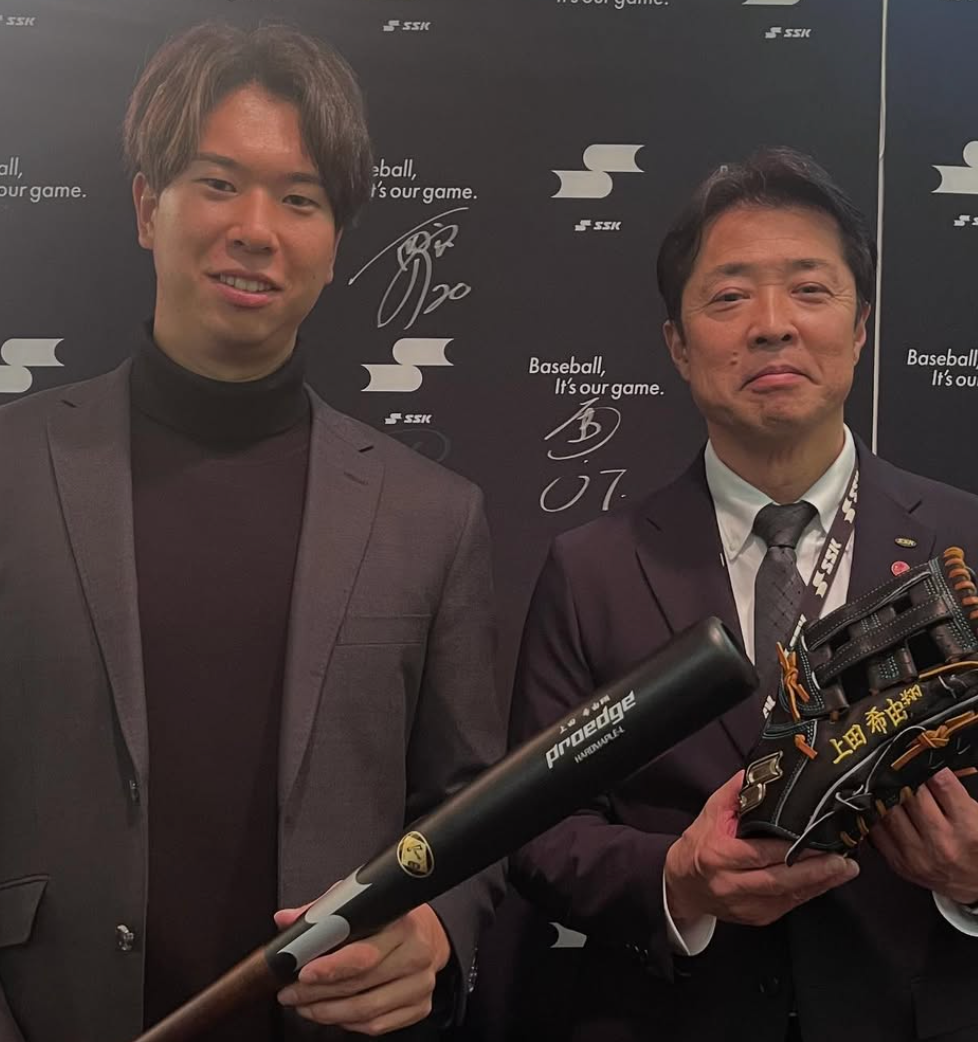 上田希由翔、SSK本社に来訪「来季も引き続きよろしくお願いいたします！」