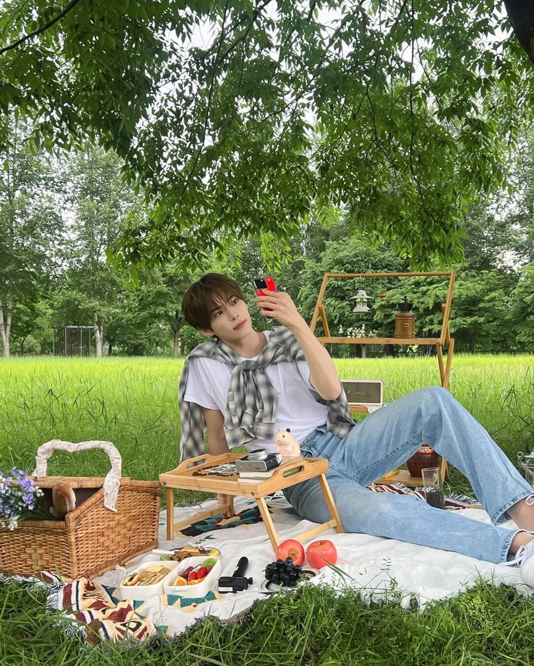 「彫刻のように綺麗 でかっこいい」BOYS PLANET出身・ハンビンの自然ショットが話題に！