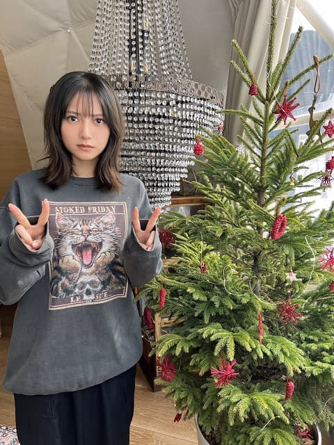 「真顔ワロタ」桃月なしこのマイペースな”めりくり”ショットにファン爆笑!?