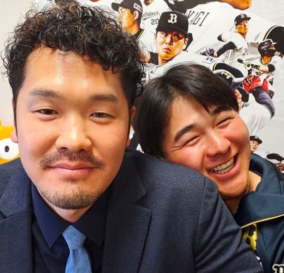 「球界のパパと！」オリックス・川瀬堅斗、あのOB選手たちとのショットを大公開！