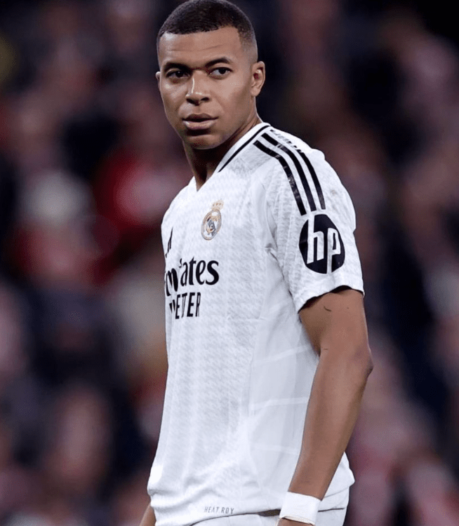 PK失敗のエンバペがストーリーを更新「全ての責任は僕にある」