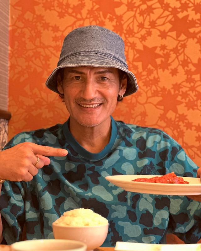 丸山・本並夫妻が誕生日に焼肉へ！本並の59歳の誕生日を祝う🎉