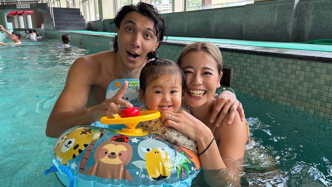 「本当に最高な家族」松井千士＆坂口佳穂ファミリー、素敵すぎる家族3ショットにファンも笑顔に！