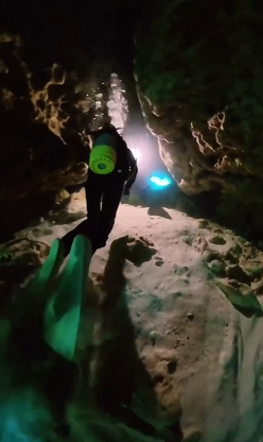 「前世うつぼなのかもしれない」グラドル美女、ケーブダイビングムービー＆うんちく解説インスタ投稿にファン「笑った」