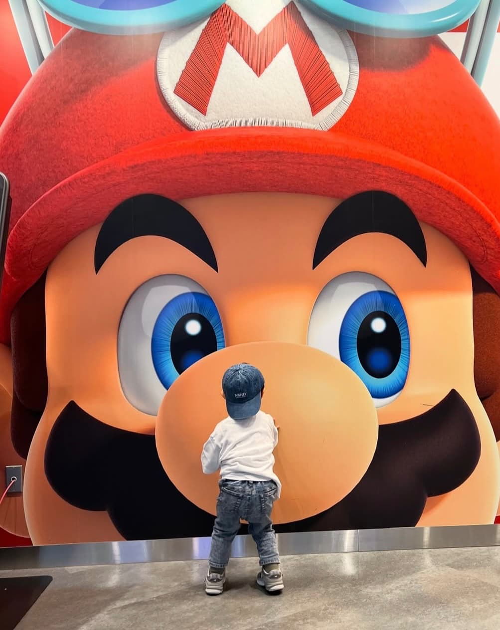 木村沙織、成田空港の国際線到着通路に