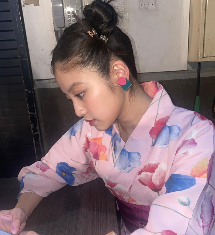お団子ヘアにうなじがチラリ😍今田美桜さんがキュートな浴衣姿を披露💖「やばい🥺 可愛すぎ😇」