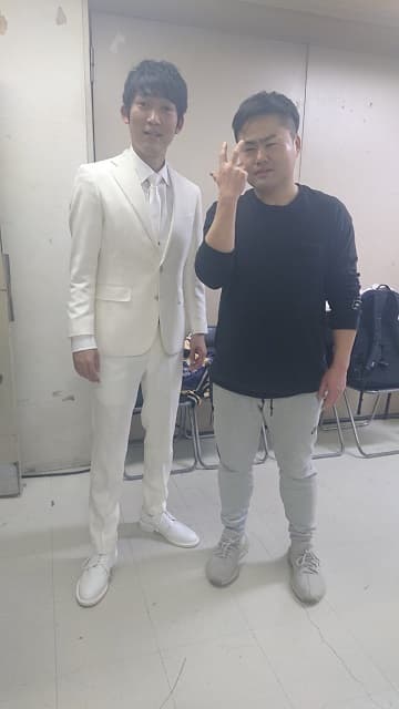 「まだこの頃は2人とも若いね」石田のNON STYLE25周年報告にファン困惑？「右、誰やーーー！」