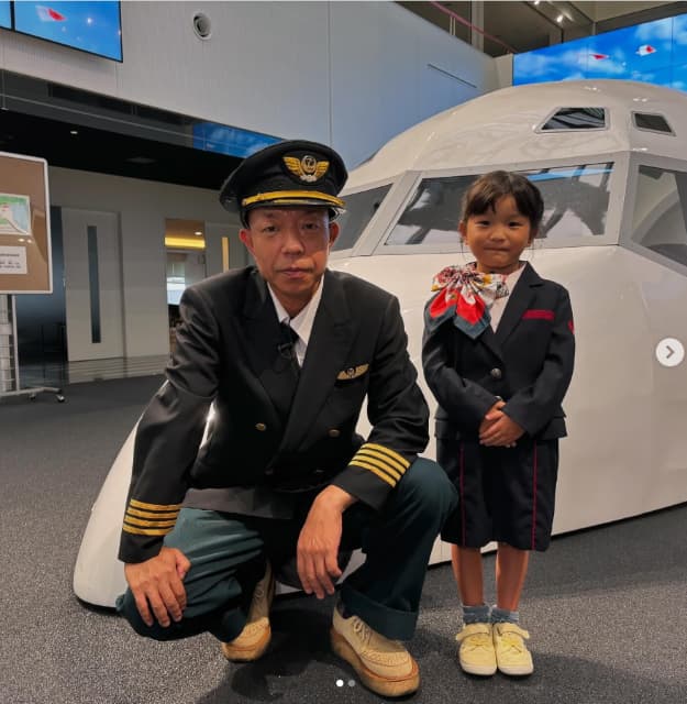 ののちゃん　羽田空港での制服ショットに『まぁ、何て可愛いCAさんだこと🥰🥰🥰』