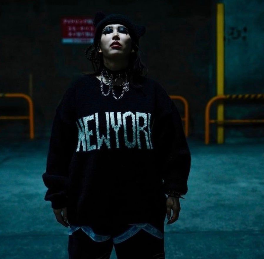 「凄すぎ...。」「カッコいい...。」あの人気芸人の最新ショットが話題に