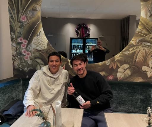 引退後初再会!岡崎慎司と長谷部誠が再会したカフェとは？