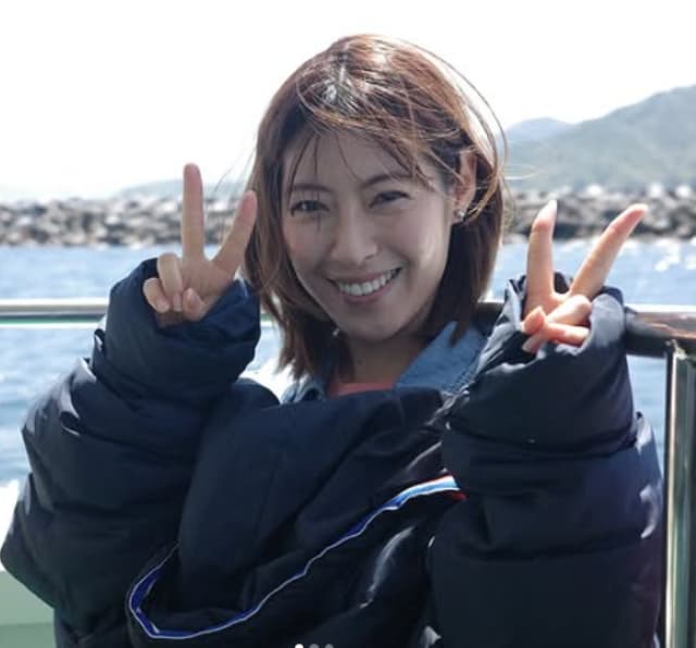 鳥取で満点笑顔のダブルピース！女優・瀧本美織の最新ショットが可愛すぎる！