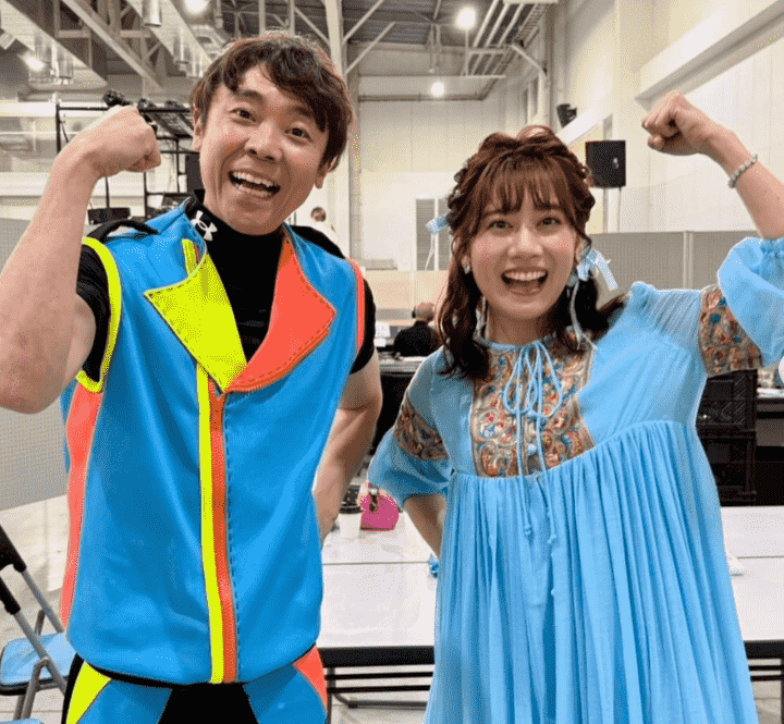 ステージ袖でノリノリ!?小野あつこ、大好きな“よしお兄さん”と夢の共演