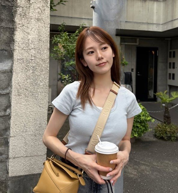 川口葵の優しさが沁みる午後。Tシャツ姿で放つナチュラル美が反則級